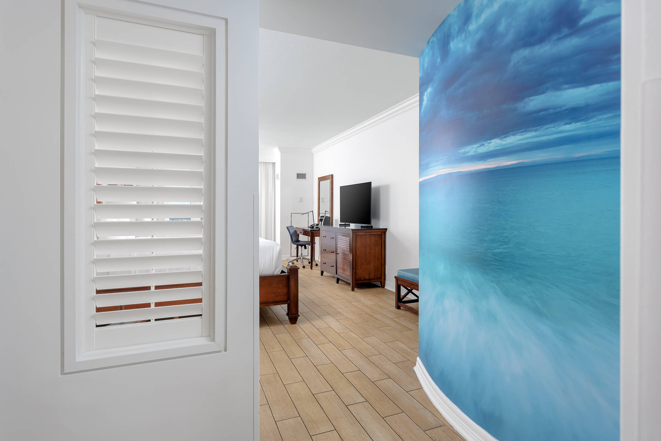 Hallway leading into a room at Pensacola Beach Resort